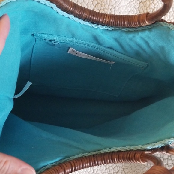 Cute straw woven Trotters purse bag tote - Picture 4 of 4